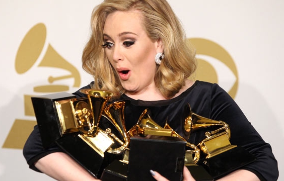 pesni na angliyskom adele rolling in the deep